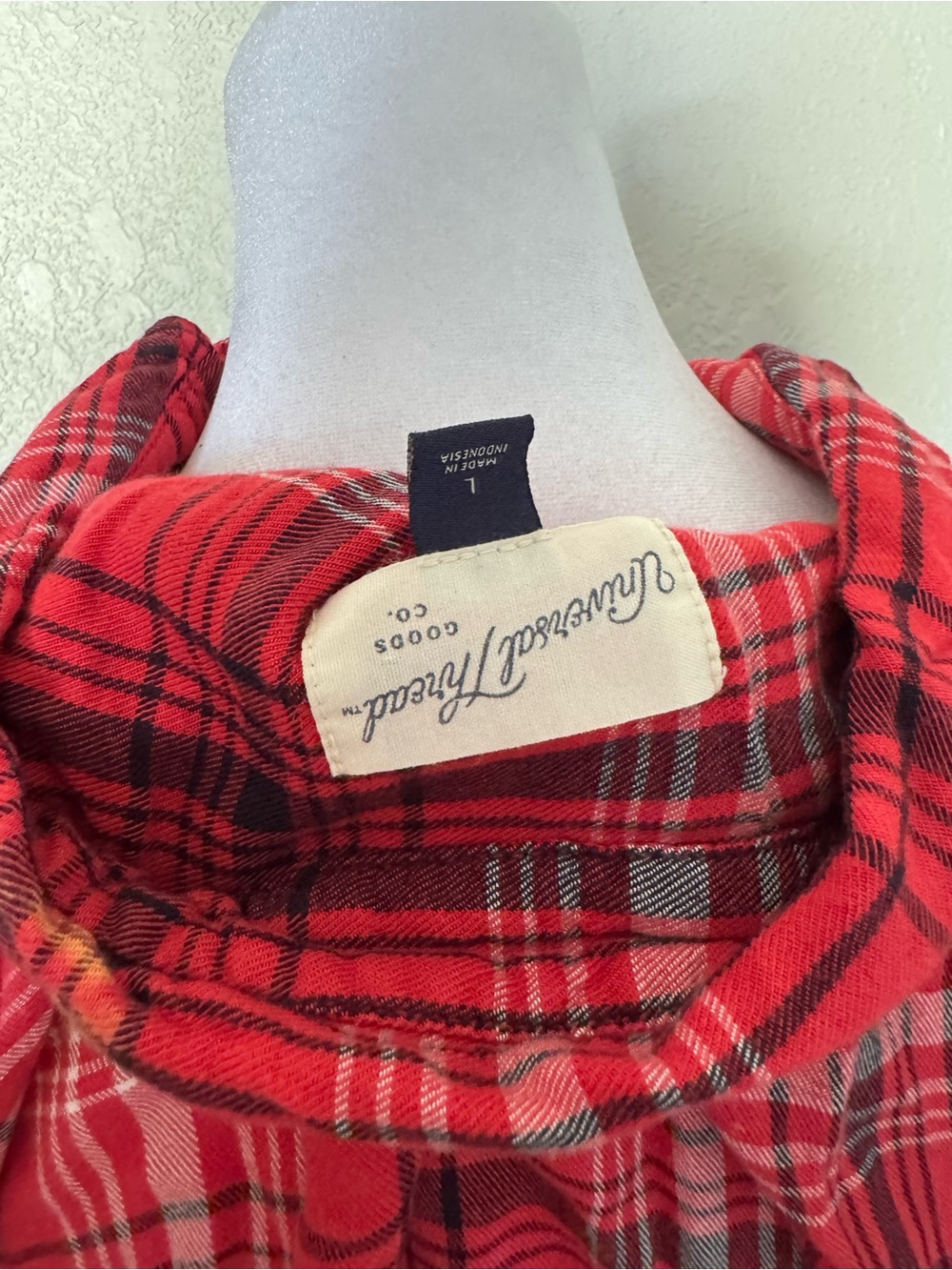 Universal Thread Bleached & Distressed Button Down L - Picture 4 of 9